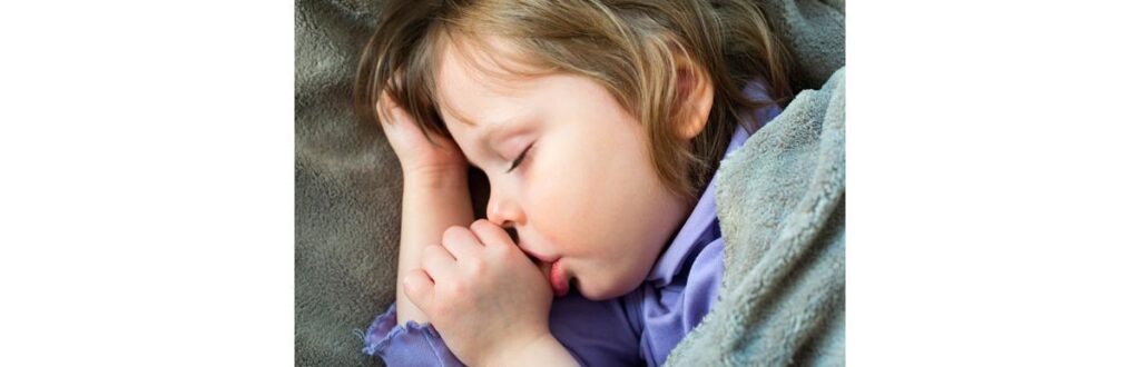 CHUPAR-O-DEDO_shutterstock_258066788