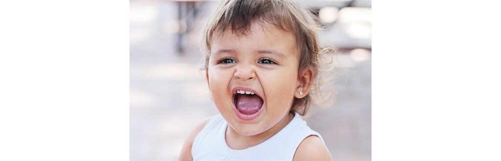 “A criança aprende a falar por imitação do som. Bom senso da família é bem importante”