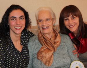 Mariana, Maria Alberta e Eugénia: neta, mãe e filha participam juntas desse novo álbum.