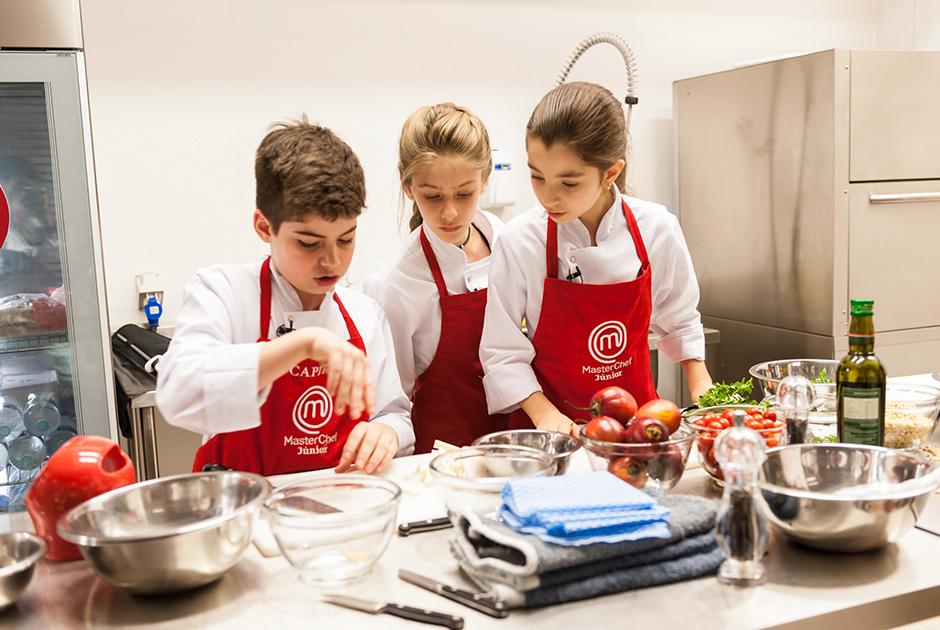 Equipe vermelha no restaurante de Bel Coelho2