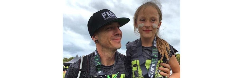 Milla ao lado do pai na última corrida em que participaram