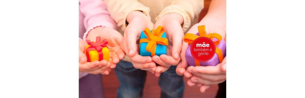 Quando as visitas forem ver o bebê, peça a eles para dar atenção para a criança mais velha primeiro