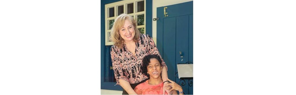 Elaine era a fisioterapeuta da filha Viviane antes da adoção