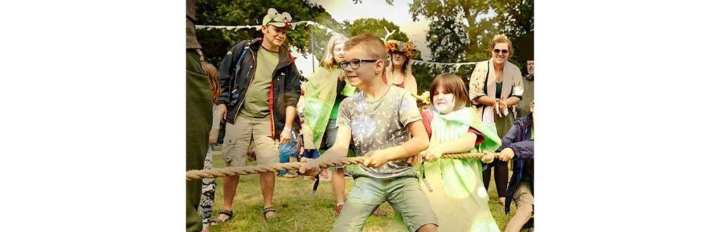 Just So, festival de artes e campismo