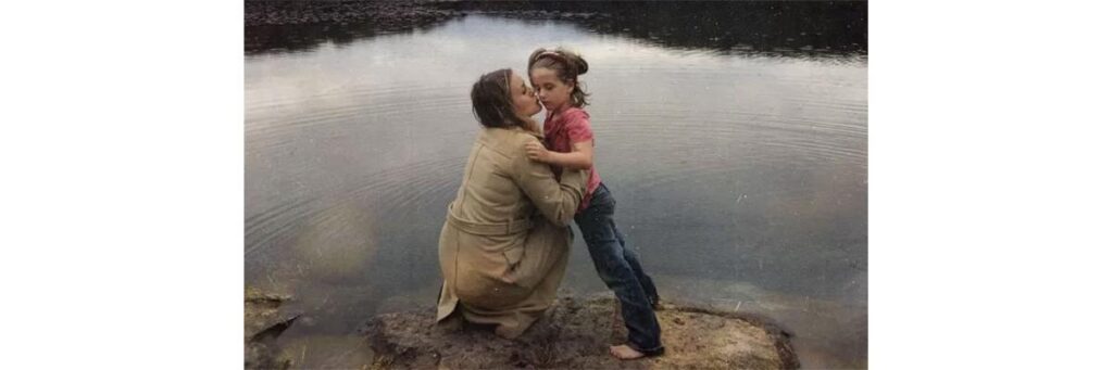 Alicia Silverstone beija o filho Bear Blu Jarecki de 5 anos