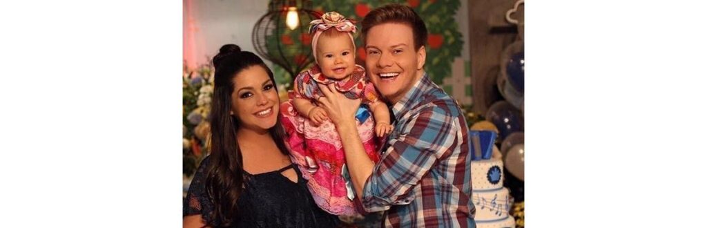 Michel Teló relembra momentos da família no The Voice