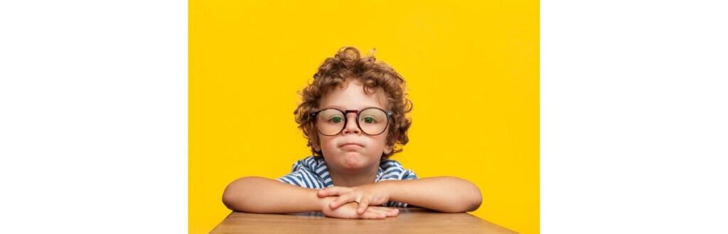 portrait-of-charming-boy-in-eyeglasses-picture-id840809454