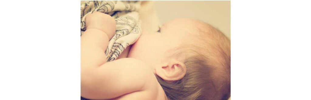 breastfeeding-picture-id471558794