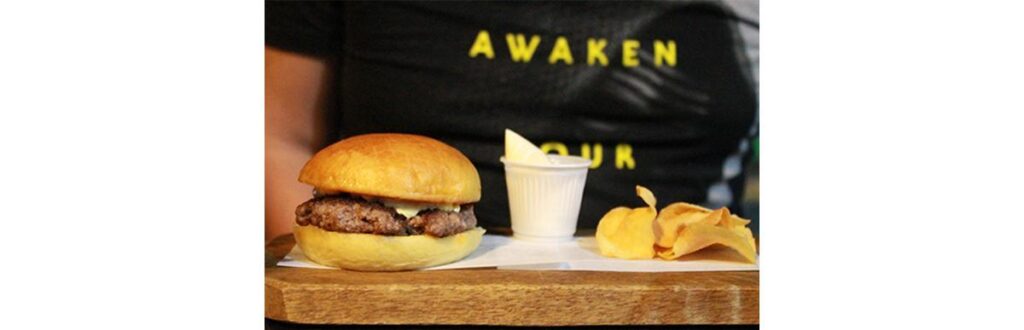 (Dijon Burguer do Alex Silva Lanches. Foto: Thaís Martins)