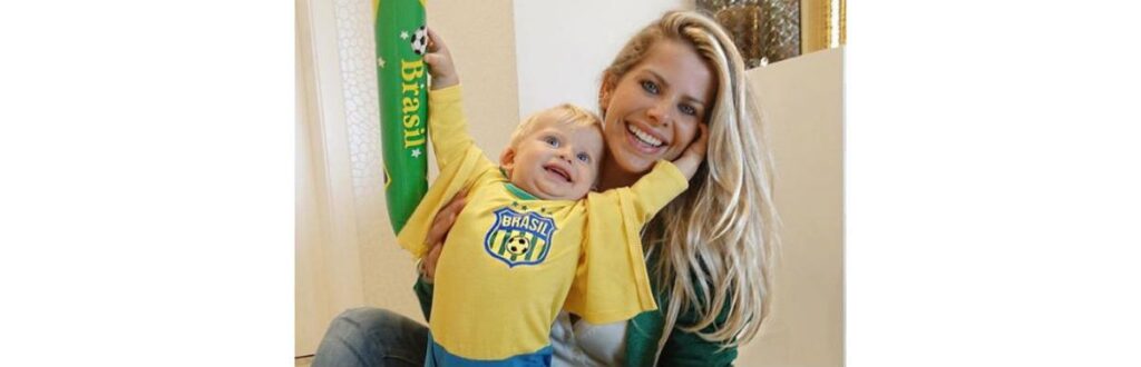 Karina Bacchi é uma das mães famosas que fazem parte do Baby Boom