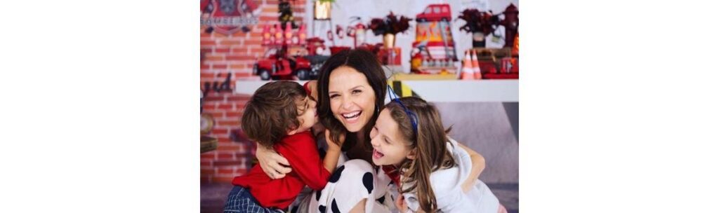 Fernanda com os filhos Luisa e Bento
