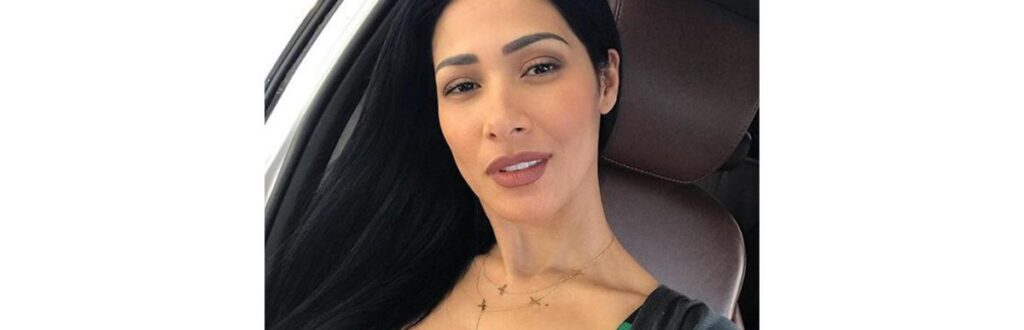 Simaria posta foto com a filha e choca a internet com a semelhança.