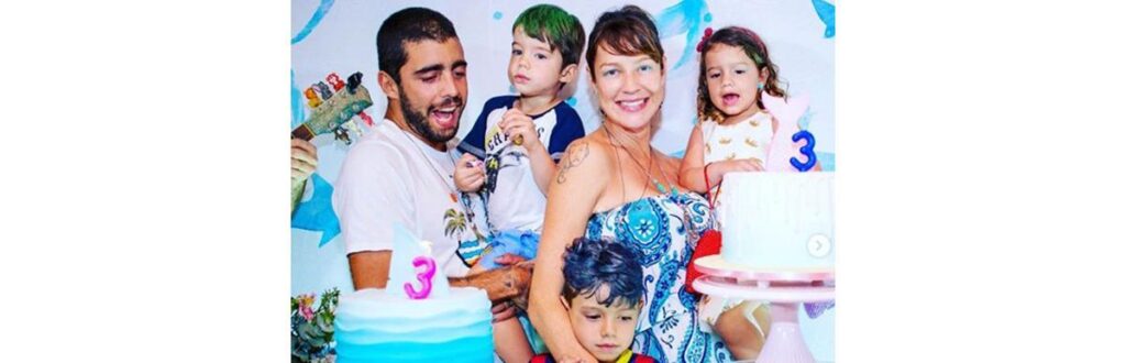 Pedro Scooby e Luana Piovani com os filhos Dom, Liz e Bem