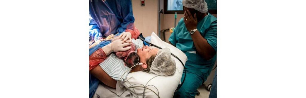 Carley pode participar diretamente do parto de sua filha (Foto: Reprodução/ The Sun