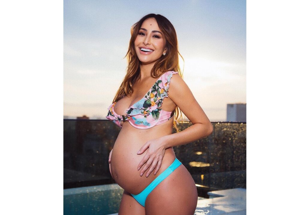 Sabrina Sato faz chá de bebê para sua primeira filha