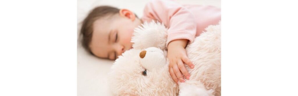 Existem várias dicas para colocar seu filho para dormir mais cedo