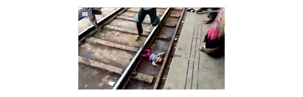 Menina cai nos trilhos do trem na Índia (Foto : Reprodução/ Daily Mail)