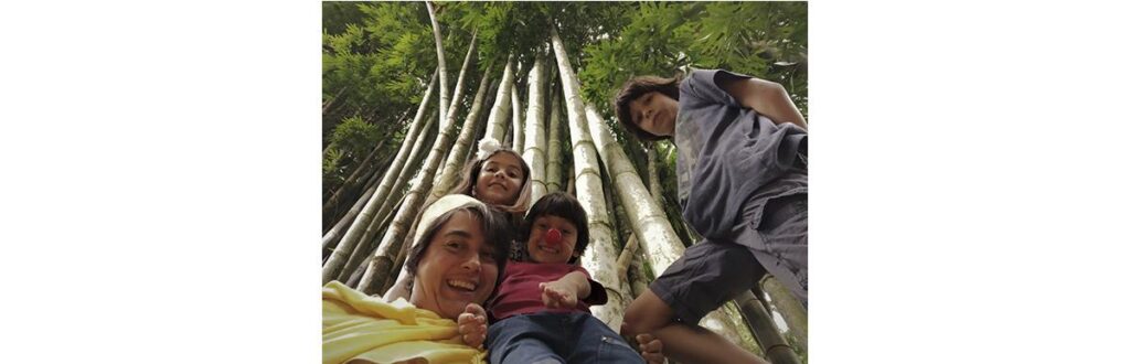 Maribel Albreschtt com os filhos Francisco Bento, de 10 anos, Catarina Maria, 8 anos e Antônio José, 5 anos.