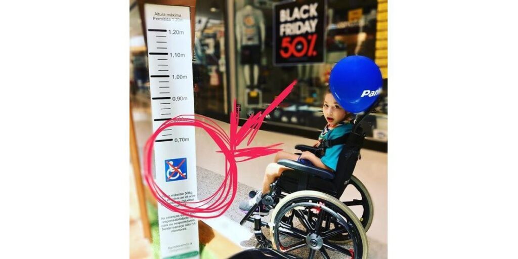 Valentina não conseguiu brincar por conta de uma proibição do shopping