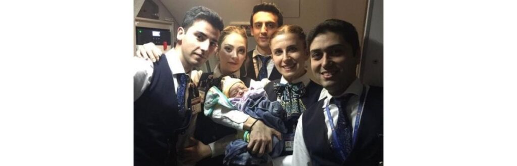 Uma mulher deu à luz no meio de um voo internacional