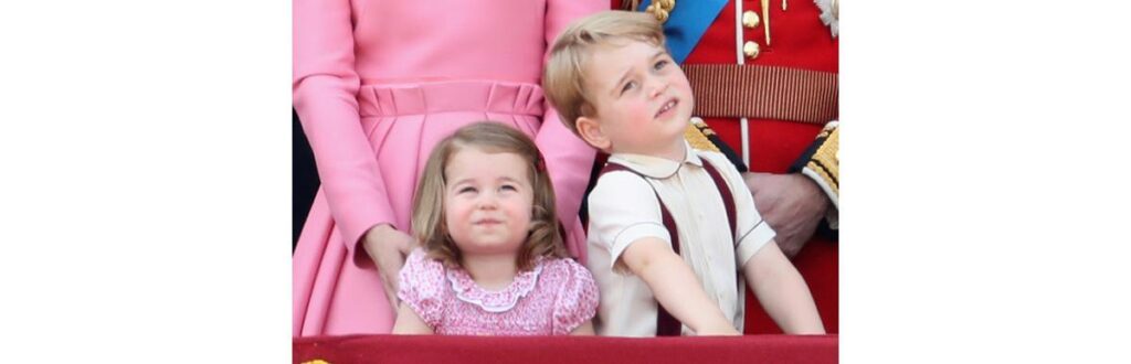 George e a irmã Charlotte no aniversário da bisa, Elizabeth