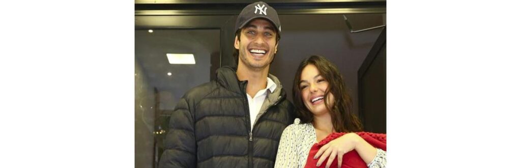 Isis Valverde com o filho Rael