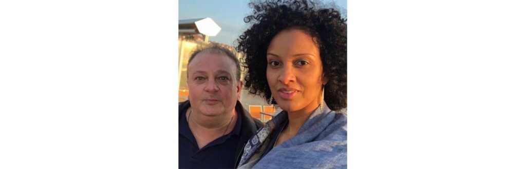 Eric Jacquin com os filhos recém-nascidos