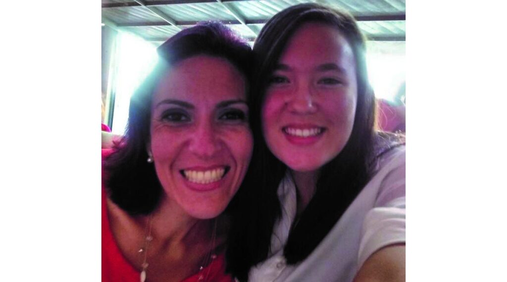 Rosiani e Débora, sua filha, passam o dia juntas na confeitaria da família: o Buffet Gordice’s