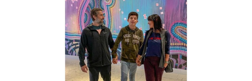 Mion, a esposa e o filho mais velho