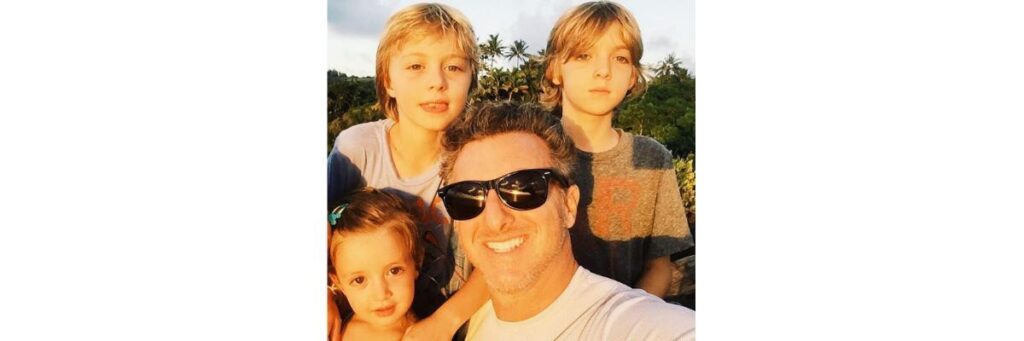 A família está aproveitando as férias em Moçambique