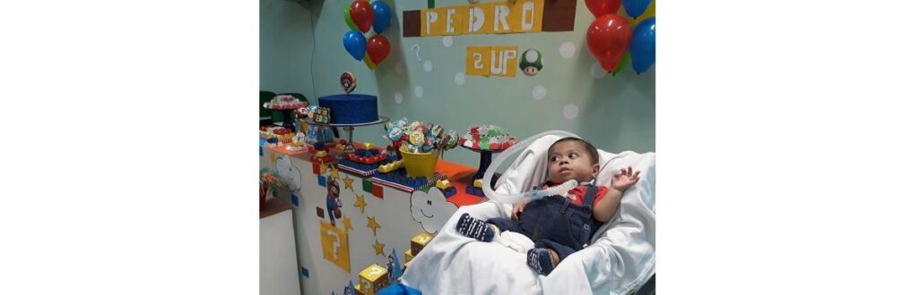 Pedro ganhou uma festa de aniversário da equipe da UTI