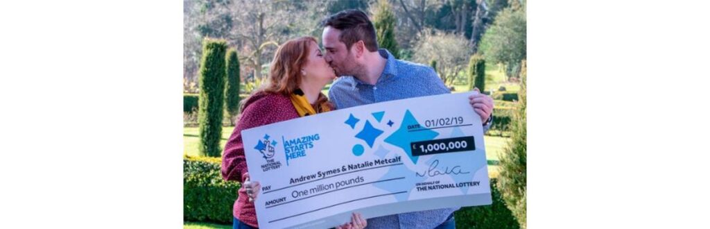 Andrew e Natalie celebrando a conquista