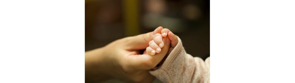 Pais pedem para que pessoas parem de tocar em seus filhos