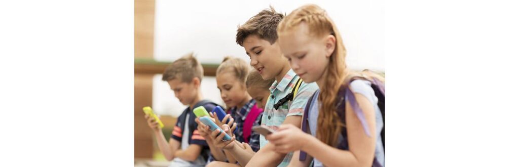 O estudo envolveu 400 pais e 200 professores