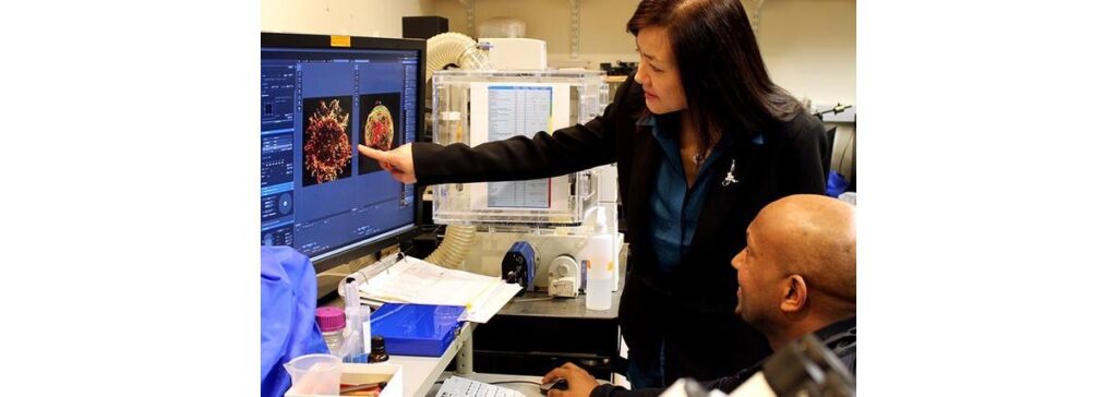 Ana participou da cerimônia de doação ao lado do presidente do MIT, Rafael Reif