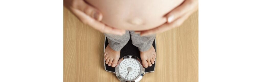 Uma mãe desabafou após seu marido exigir que ela emagrecesse 1 semana após dar à luz