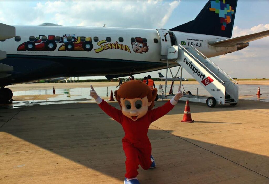 Fomos convidadas para o batismo do avião do Senninha!