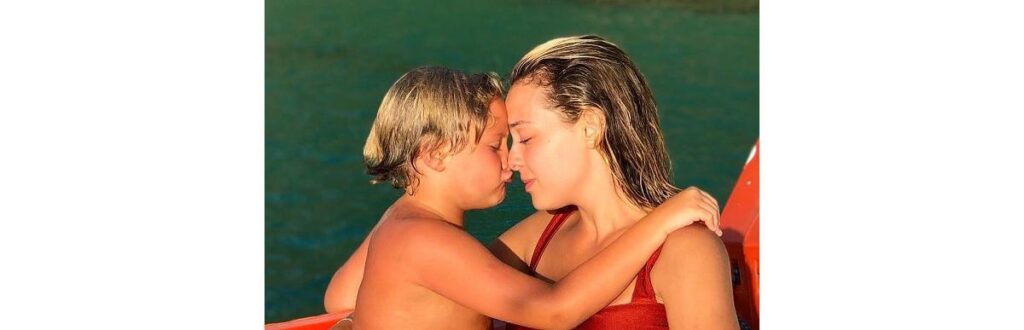 Quando questionado sobre se a barriga da mãe já cresceu, Davi Lucca disse: ‘Negativo’