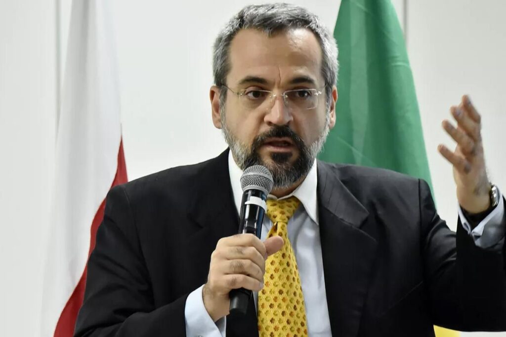 Novo ministro da Educação, Abraham tem mais de 20 anos de atuação no mercado financeiro