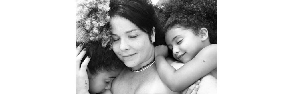 Samara Felippo é mãe de duas meninas de seu relacionamento anterior