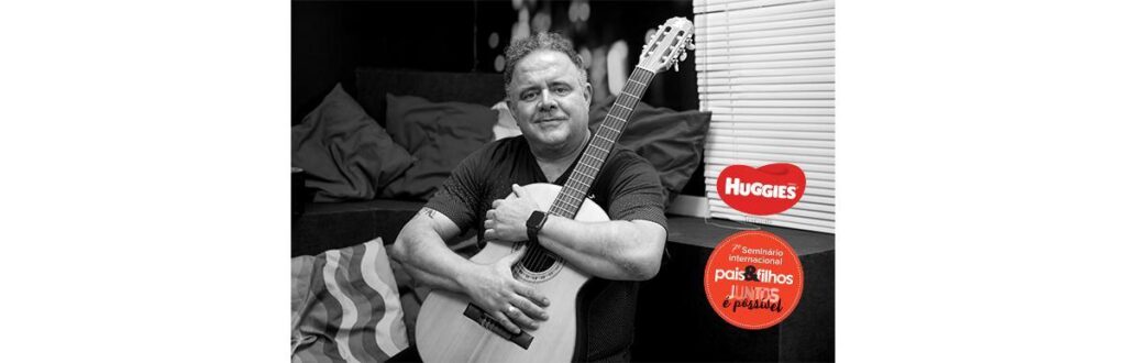 Léo é cantor, ator, escritor e jornalista brasileiro