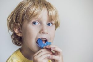 Os dentes do seu filho ficarão sensíveis nos primeiros dias
