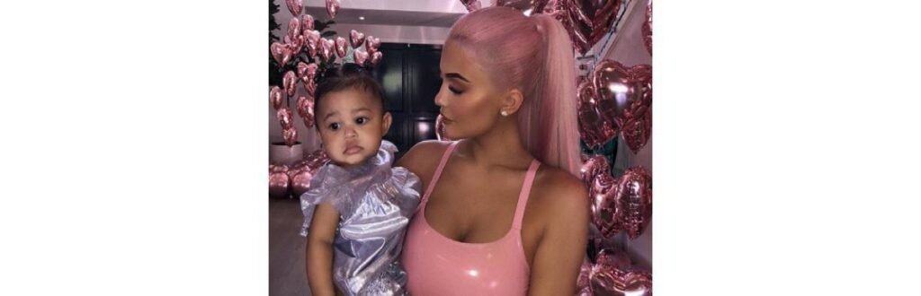 Kylie Jenner é mãe de Stormi