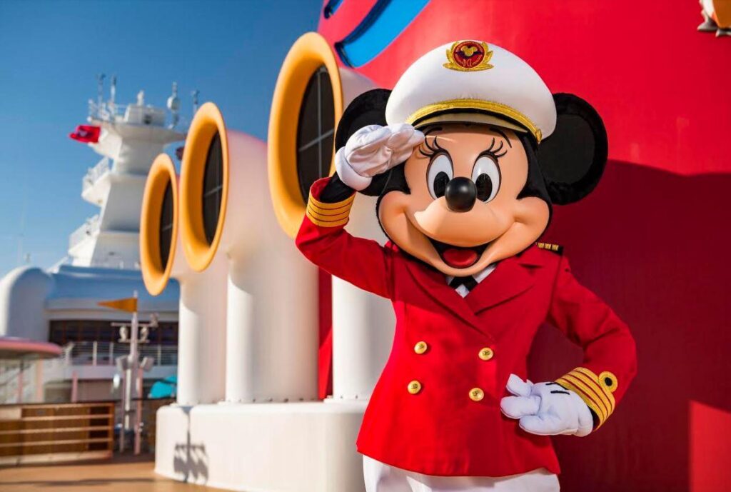 A Minnie é a nova capitã do navio da Disney!