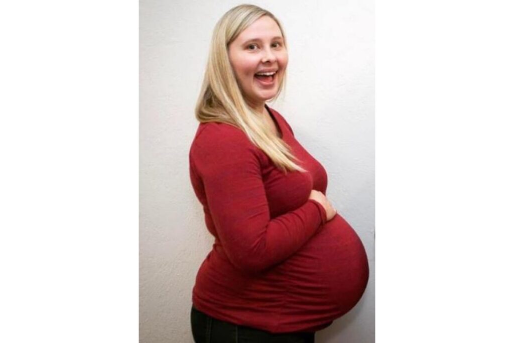 Keri Young com Eva e a família