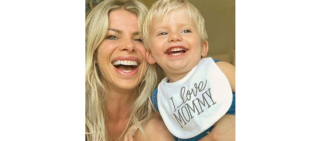 Karina Bacchi é mãe de Enrico