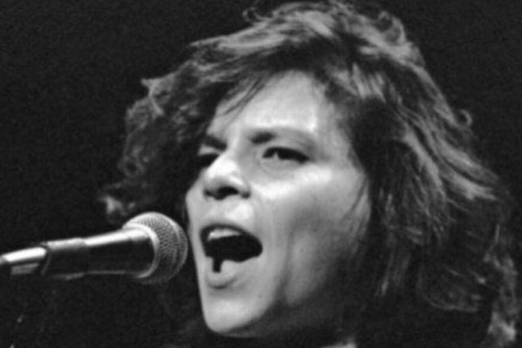 Cassia Eller e familia em fotos antigas