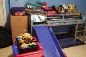 Pessoa entrou na casa de família e faz faxina nela inteira, vai entender?!