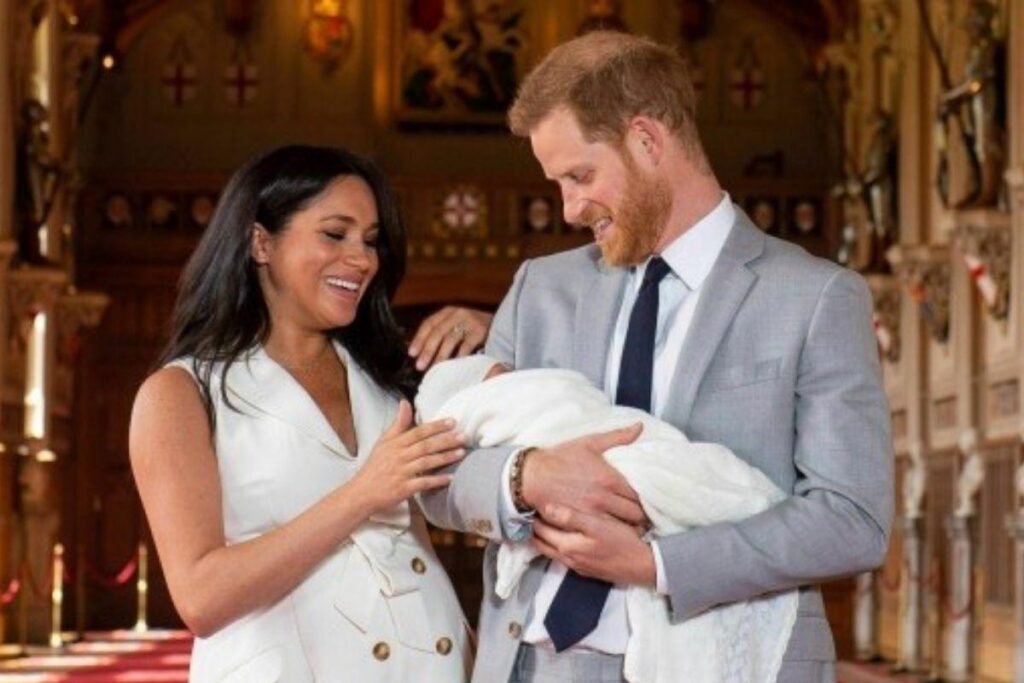 Fonte confirma que Meghan Markle é com certeza a mãe mais coruja do palácio