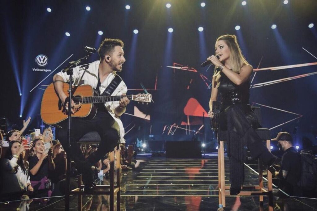 Sandy e Junior confessam que voltaram por influência do pai